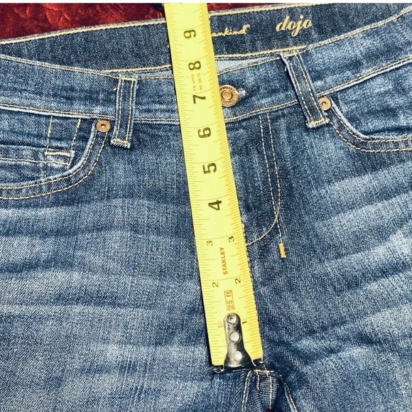 7 for all Mankind Dojo medium Wash Flare leg jeans womens Sz 28W X 26.5” inseam - Picture 8 of 9